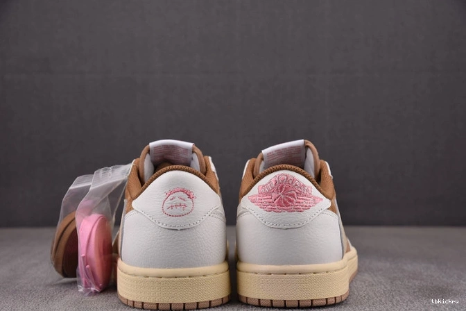 Reps TBK AJ Travis Low Scott 1 SP OG DM7866-106 x 0811